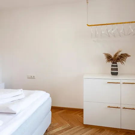 Mit Balkon & Parkplatz Im Zentrum Daire