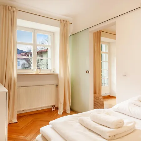 Mit Balkon & Parkplatz Im Zentrum *