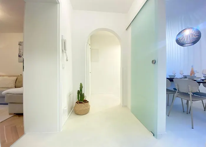Appartement Mit Balkon & Parkplatz Im Zentrum *