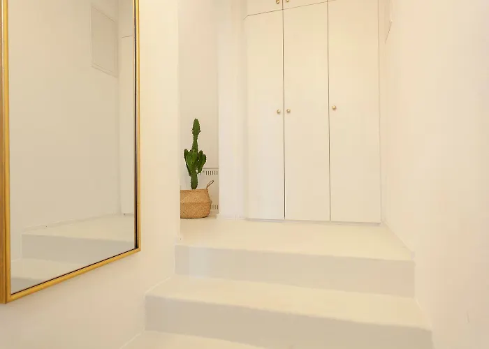 Mit Balkon & Parkplatz Im Zentrum Appartement *